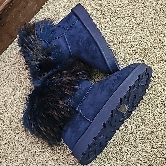 Women's Ankle Booties - Picture 3 of 4